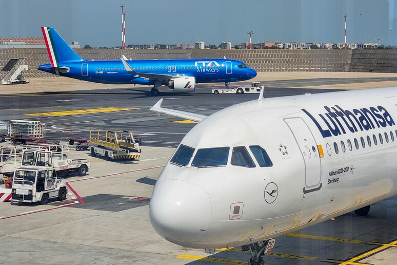 欧盟消息人士称，意大利航空公司-汉莎航空取得了进展，但美国航班问题仍然存在